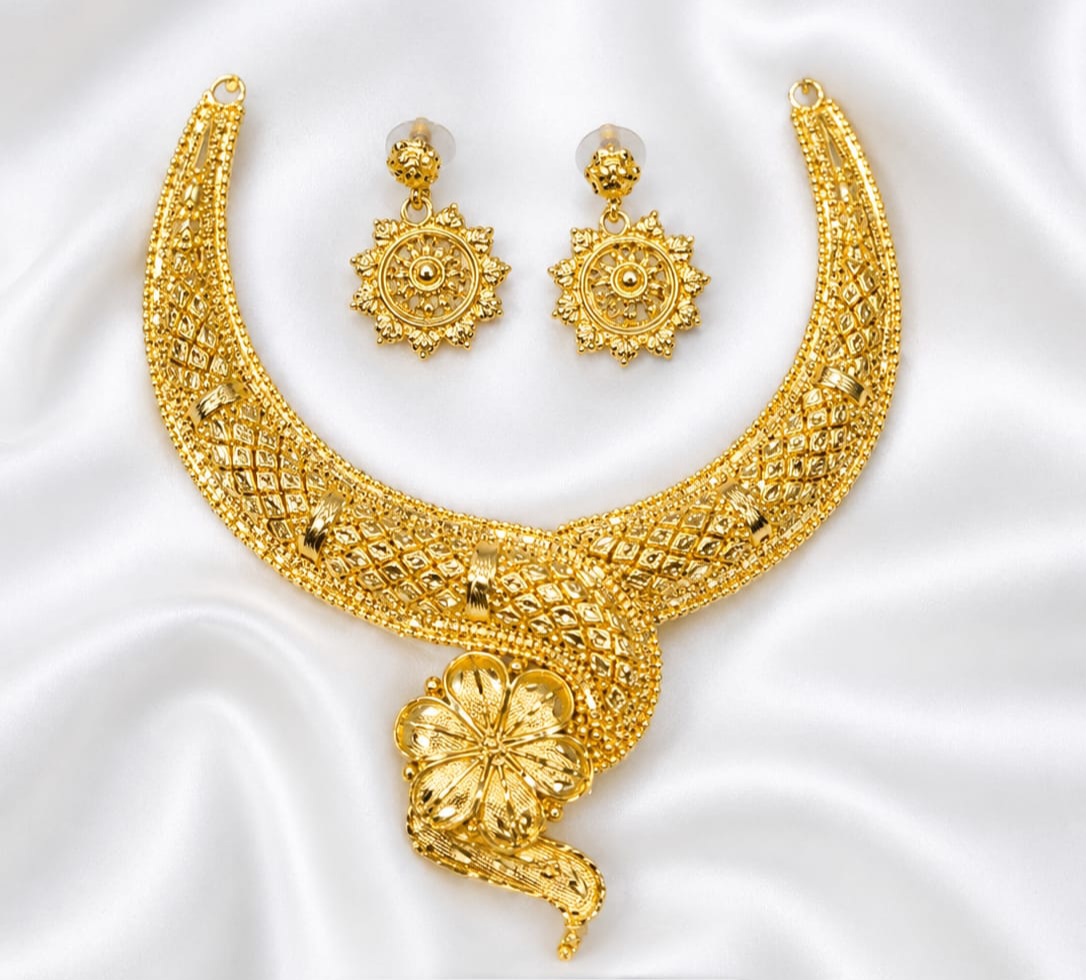 Gold-plated floral necklace set with round stud earrings